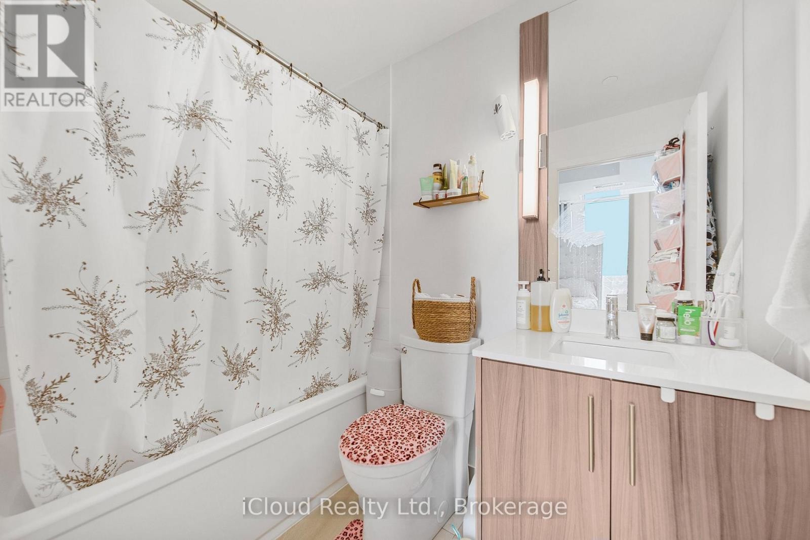 












709 - 215 VETERANS DRIVE

,
Brampton (Northwest Brampton),




Ontario
L7A4S6

