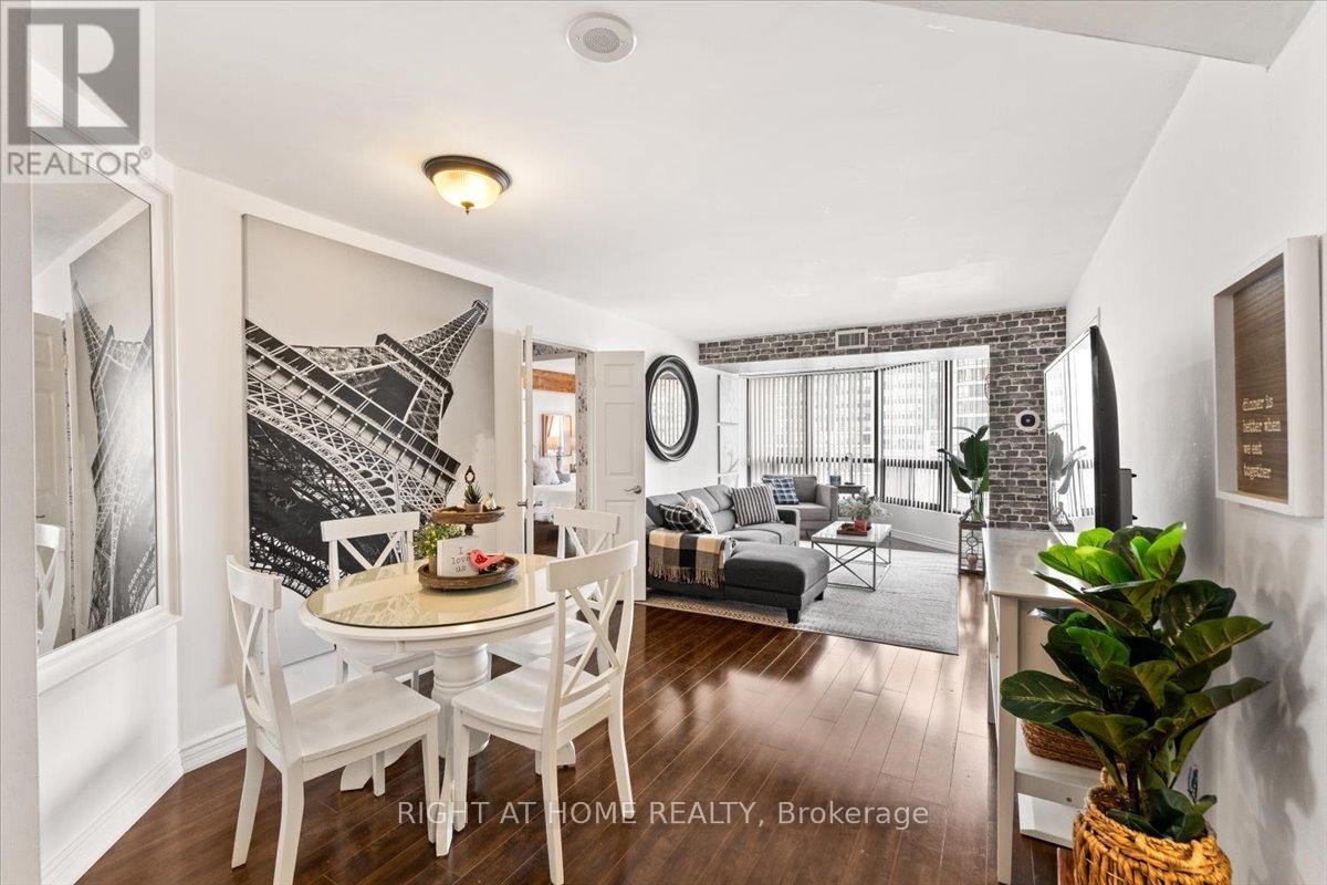 












1105 - 4450 TUCANA COURT

,
Mississauga (Hurontario),




Ontario
L5R3R4

