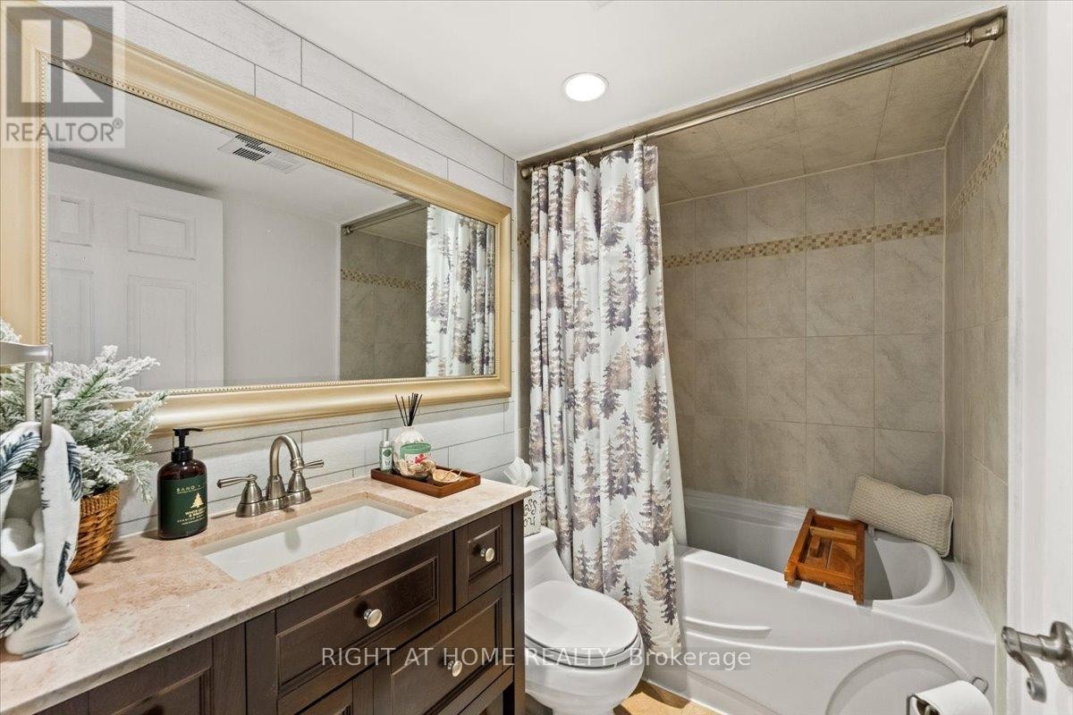 












1105 - 4450 TUCANA COURT

,
Mississauga (Hurontario),




Ontario
L5R3R4

