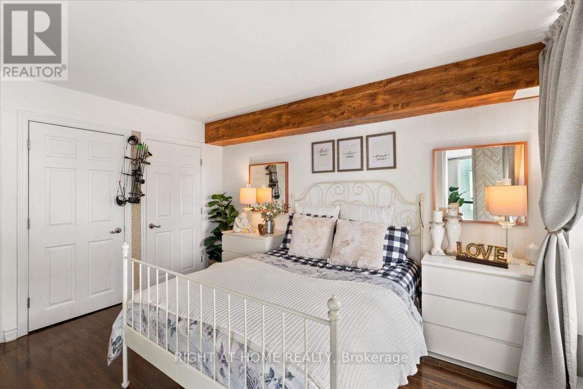 












1105 - 4450 TUCANA COURT

,
Mississauga (Hurontario),




Ontario
L5R3R4

