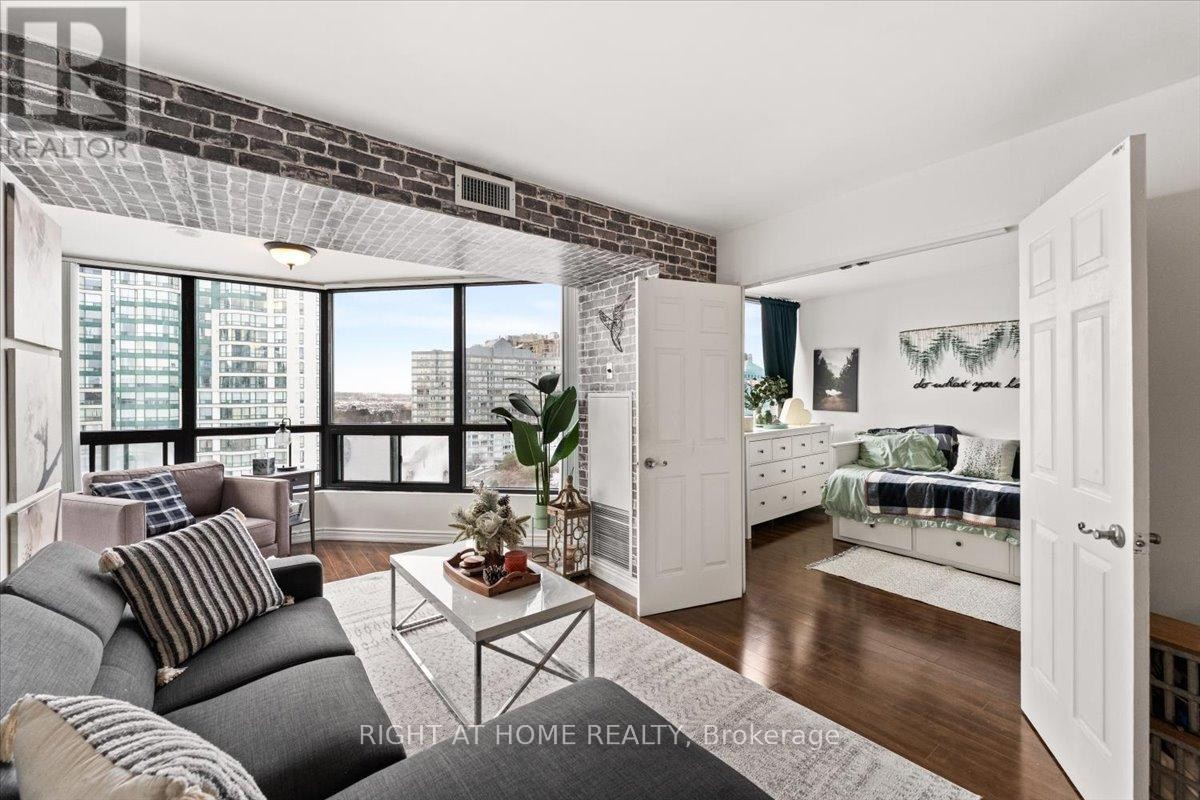 












1105 - 4450 TUCANA COURT

,
Mississauga (Hurontario),




Ontario
L5R3R4

