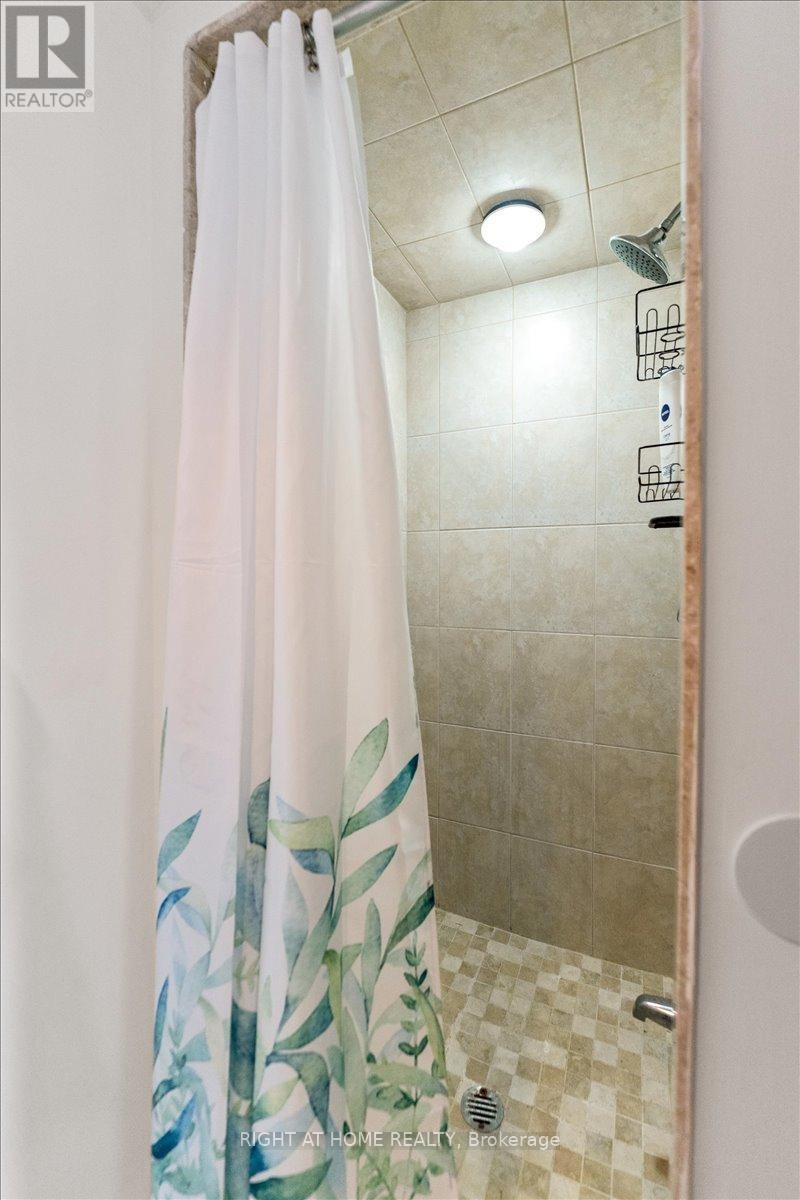 












1105 - 4450 TUCANA COURT

,
Mississauga (Hurontario),




Ontario
L5R3R4

