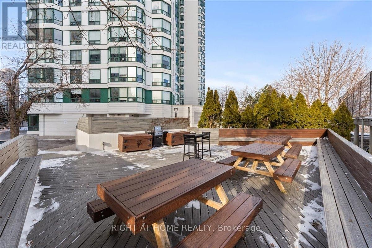 












1105 - 4450 TUCANA COURT

,
Mississauga (Hurontario),




Ontario
L5R3R4

