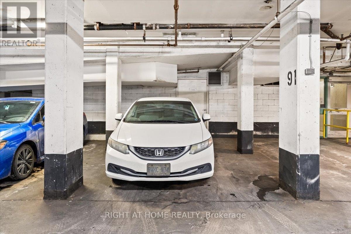 












1105 - 4450 TUCANA COURT

,
Mississauga (Hurontario),




Ontario
L5R3R4

