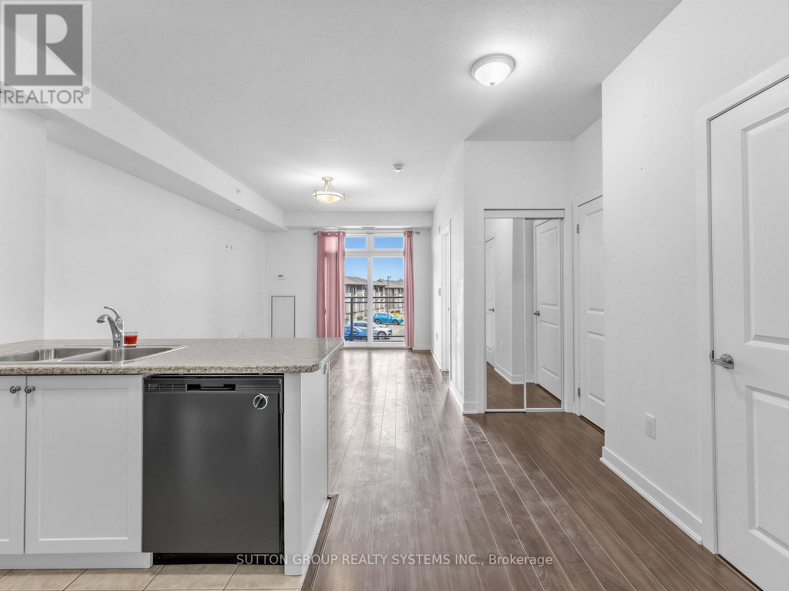 












220 - 5020 CORPORATE DRIVE

,
Burlington (Uptown),




Ontario
L7L0H7

