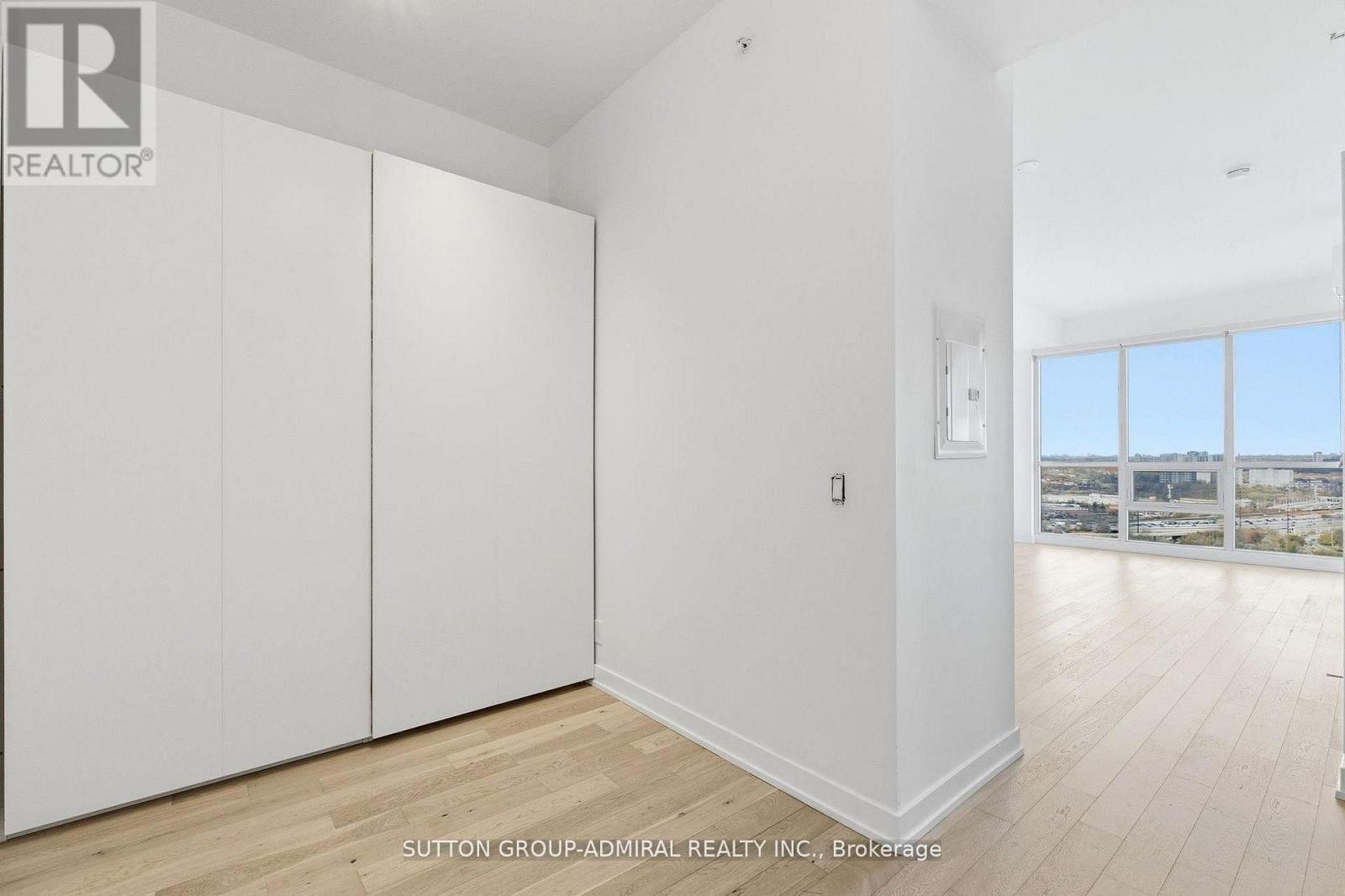 












3010 - 2212 LAKE SHORE BOULEVARD W

,
Toronto (Mimico),




Ontario
M8V0C2

