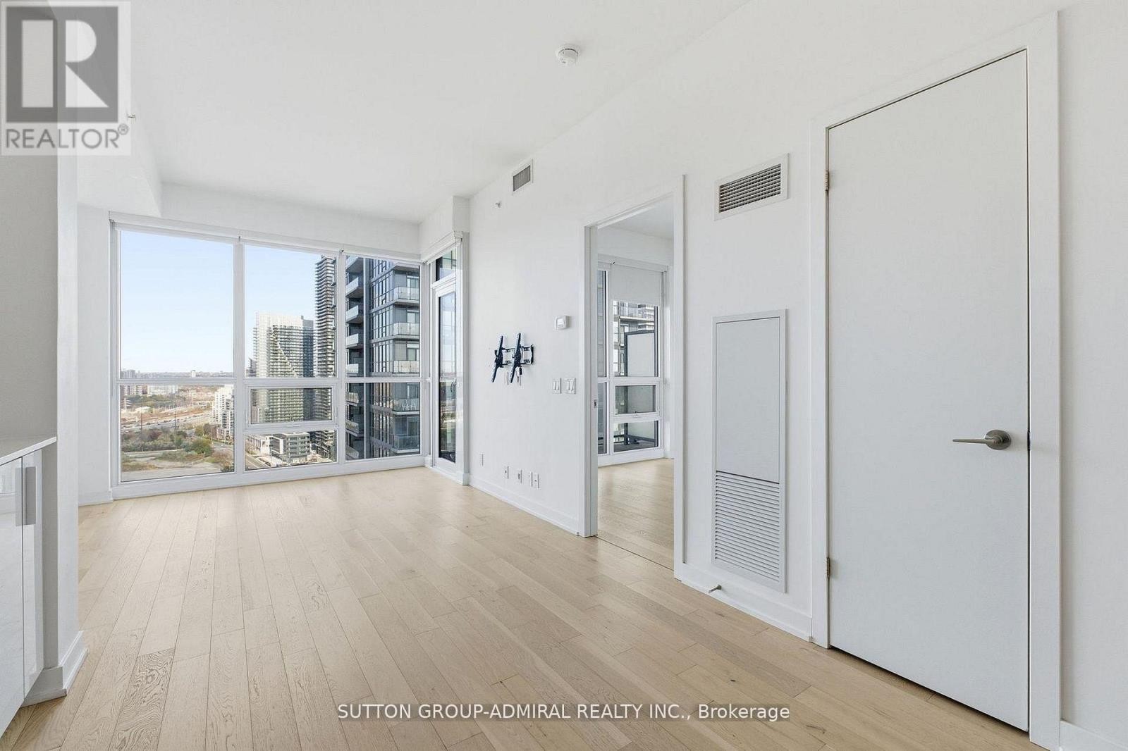 












3010 - 2212 LAKE SHORE BOULEVARD W

,
Toronto (Mimico),




Ontario
M8V0C2

