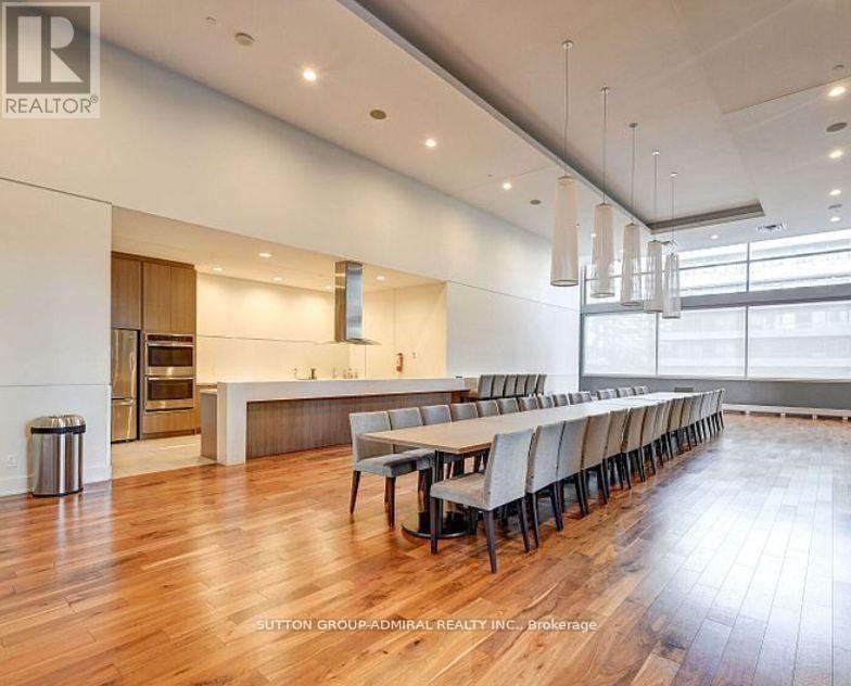 












3010 - 2212 LAKE SHORE BOULEVARD W

,
Toronto (Mimico),




Ontario
M8V0C2

