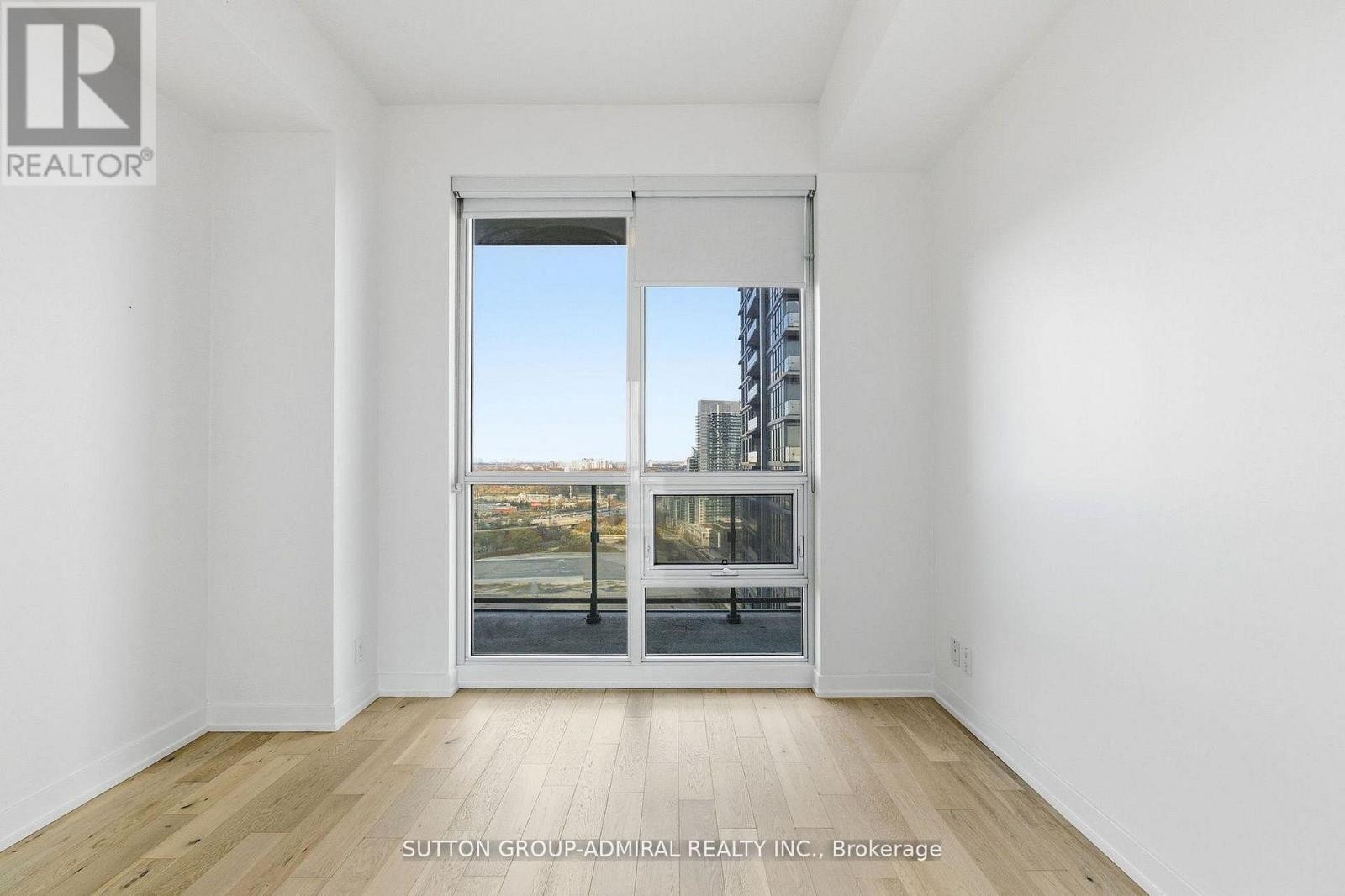 












3010 - 2212 LAKE SHORE BOULEVARD W

,
Toronto (Mimico),




Ontario
M8V0C2

