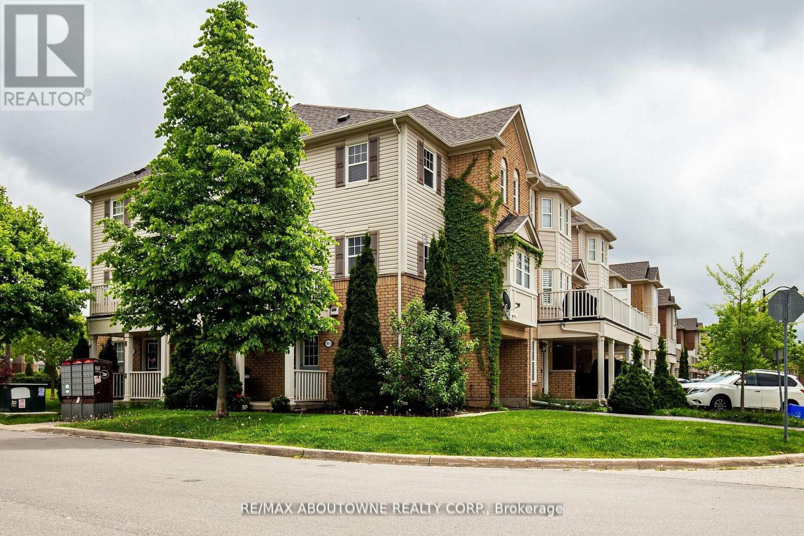 












911 DEVERELL PLACE

,
Milton (CO Coates),




Ontario
L9T0M2

