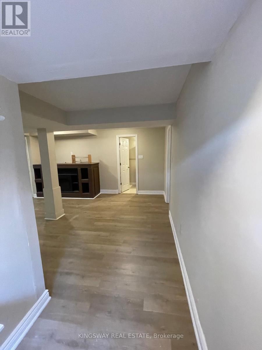 












BASEMENT - 3194 WORLD SERIES COURT

,
Mississauga (Meadowvale),




Ontario
L5N7N8

