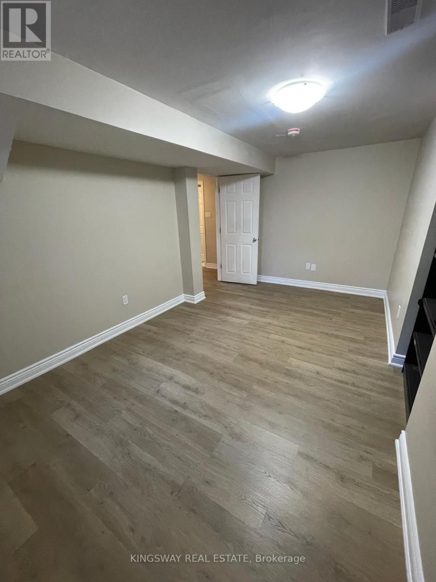 












BASEMENT - 3194 WORLD SERIES COURT

,
Mississauga (Meadowvale),




Ontario
L5N7N8

