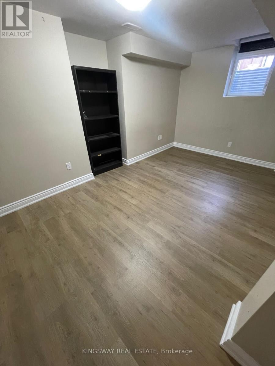 












BASEMENT - 3194 WORLD SERIES COURT

,
Mississauga (Meadowvale),




Ontario
L5N7N8

