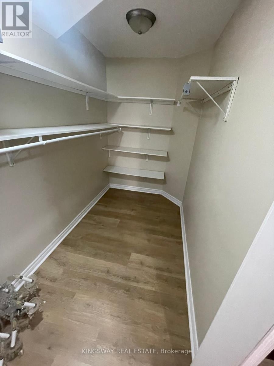 












BASEMENT - 3194 WORLD SERIES COURT

,
Mississauga (Meadowvale),




Ontario
L5N7N8

