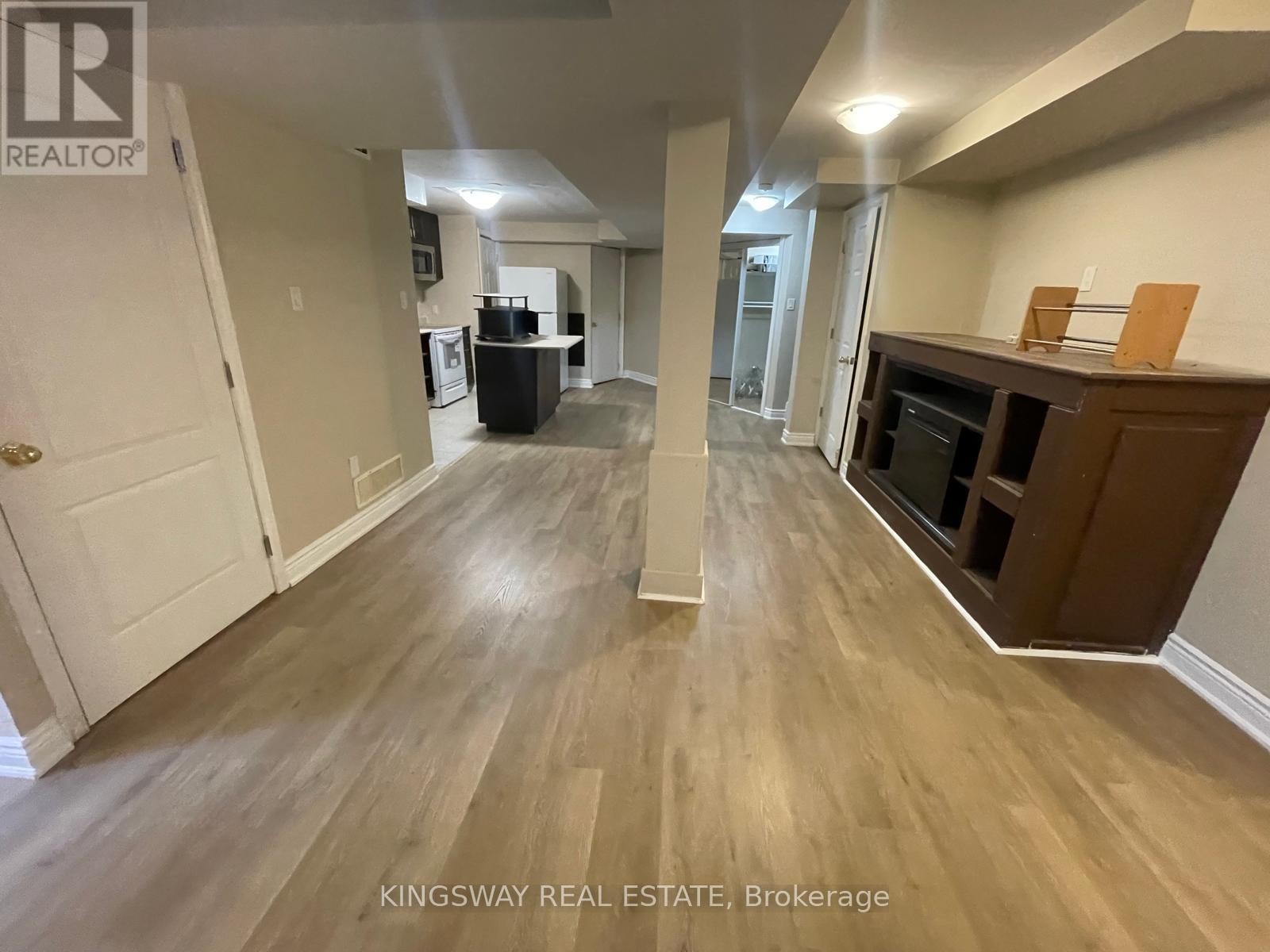 












BASEMENT - 3194 WORLD SERIES COURT

,
Mississauga (Meadowvale),




Ontario
L5N7N8


