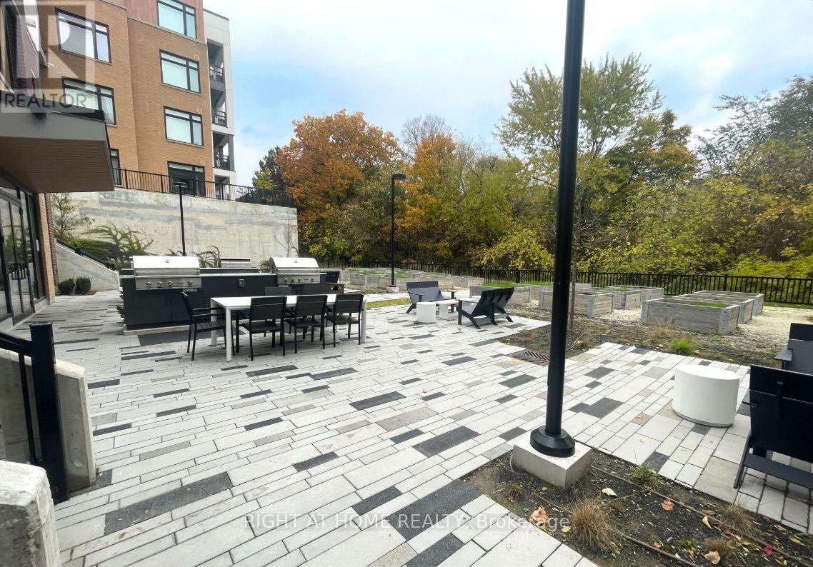 












503 - 135 CANON JACKSON DRIVE

,
Toronto (Brookhaven-Amesbury),




Ontario
M6M0C3

