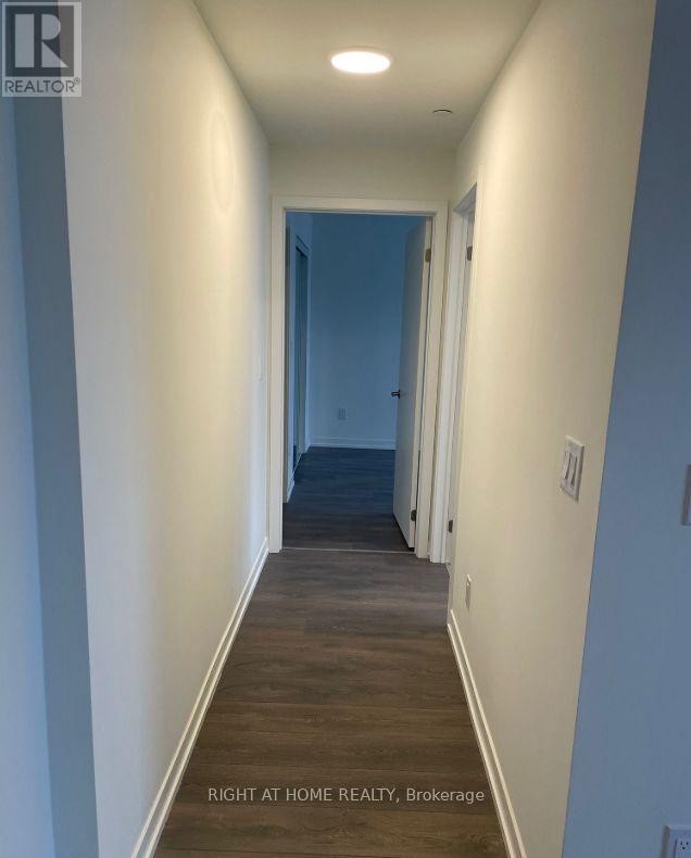 












503 - 135 CANON JACKSON DRIVE

,
Toronto (Brookhaven-Amesbury),




Ontario
M6M0C3

