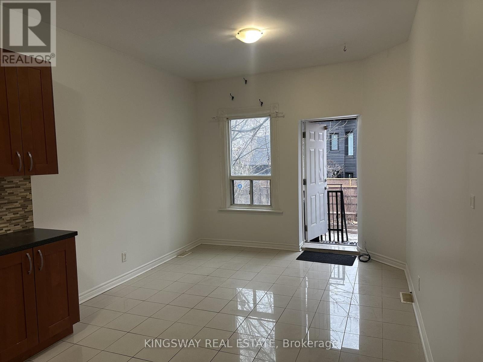 












2B - 1504 QUEEN STREET W

,
Toronto (Roncesvalles),




Ontario
M6R1A4

