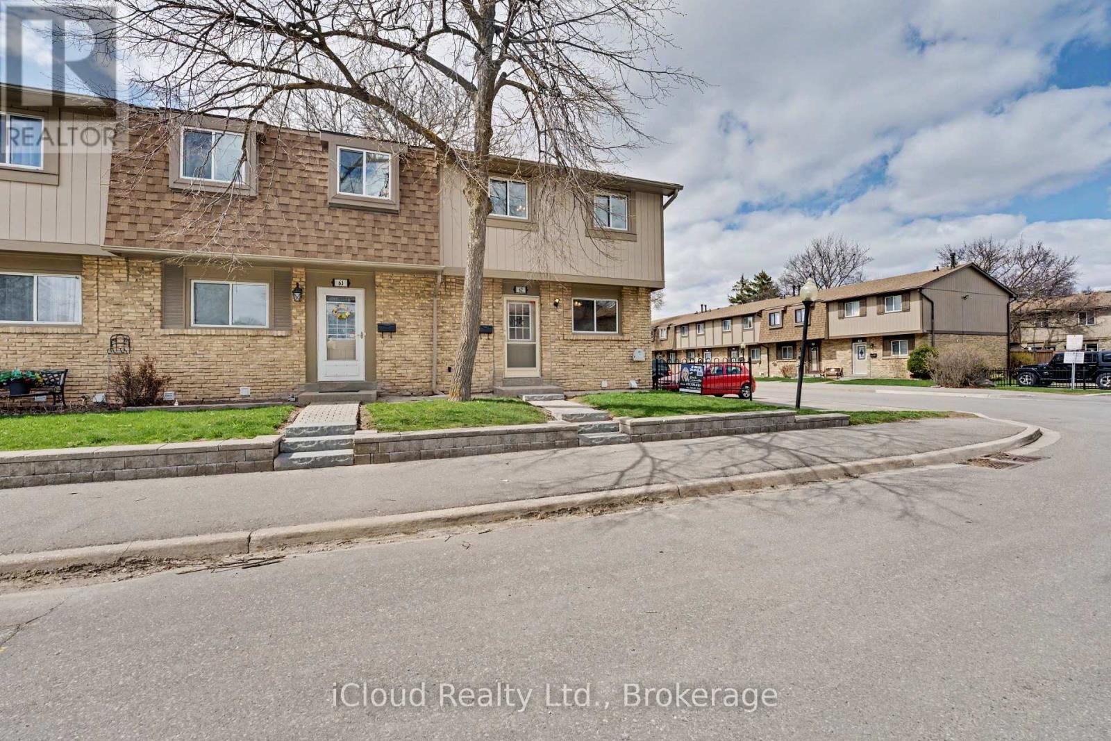 












62 - 81 HANSEN ROAD

,
Brampton (Madoc),




Ontario
L6V3C7

