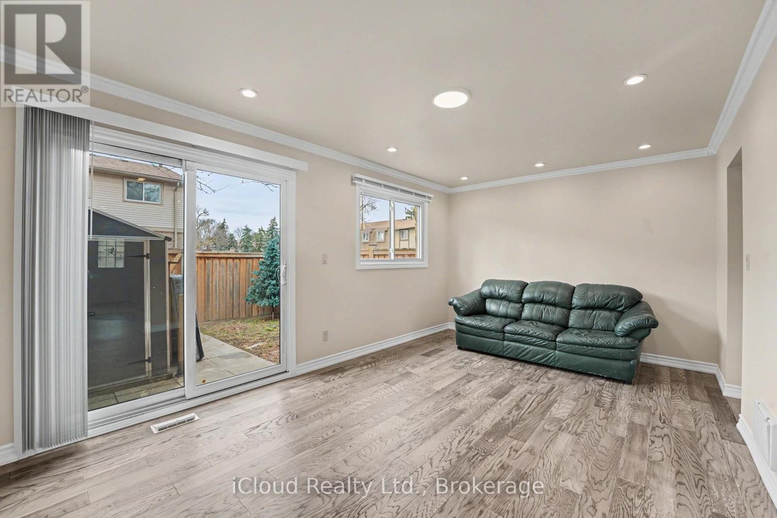 












62 - 81 HANSEN ROAD

,
Brampton (Madoc),




Ontario
L6V3C7

