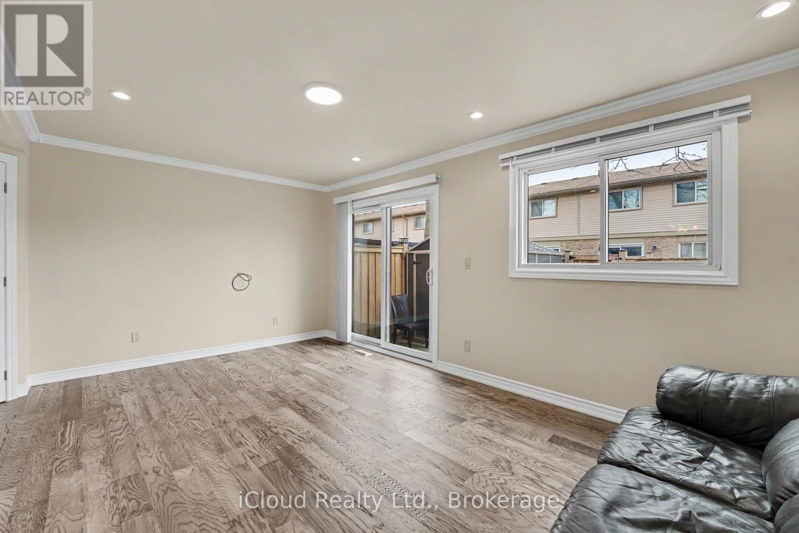 












62 - 81 HANSEN ROAD

,
Brampton (Madoc),




Ontario
L6V3C7

