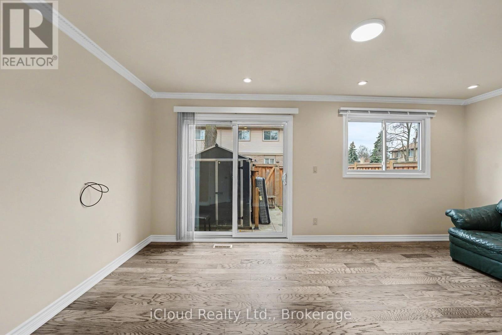 












62 - 81 HANSEN ROAD

,
Brampton (Madoc),




Ontario
L6V3C7

