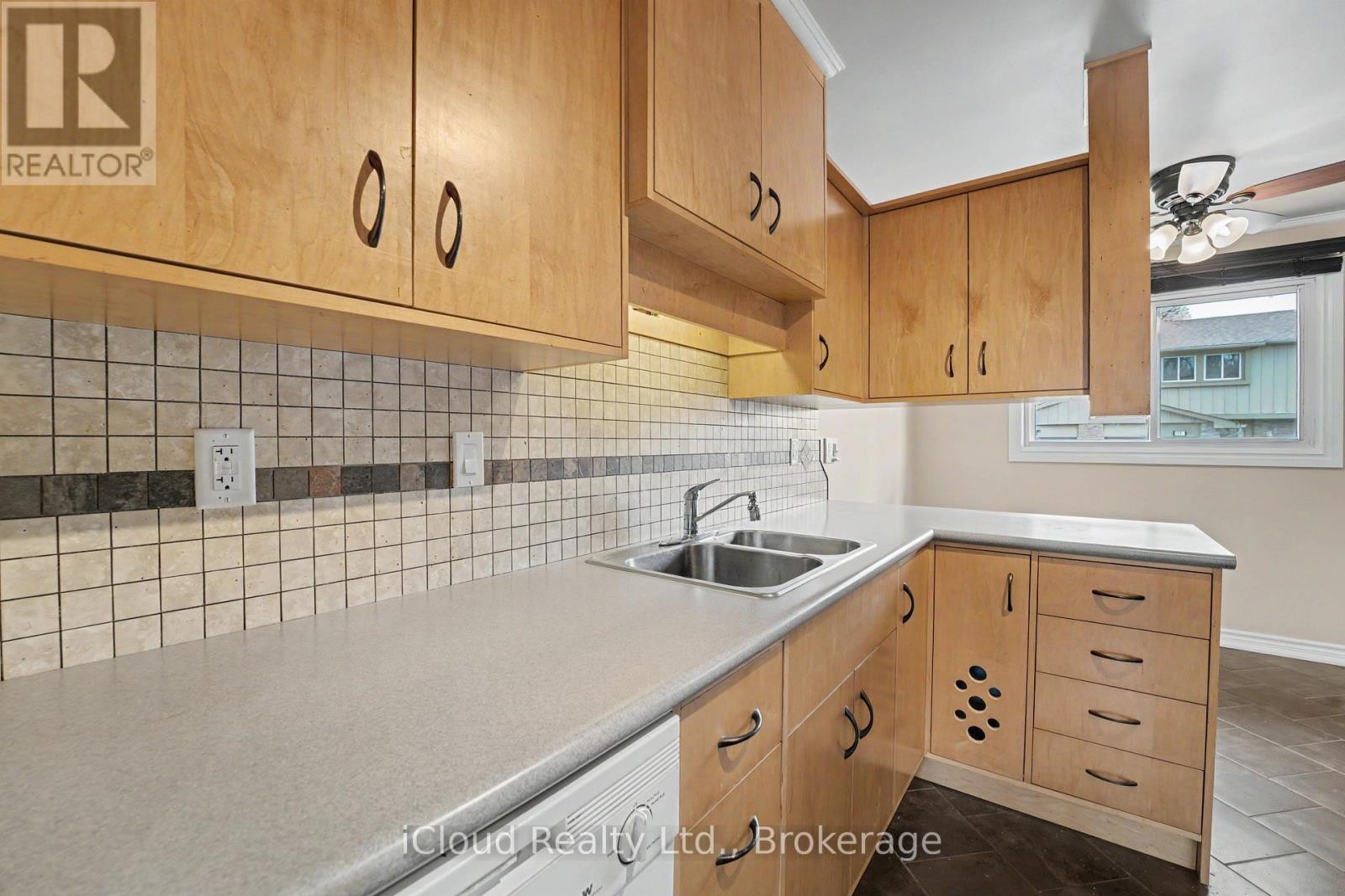 












62 - 81 HANSEN ROAD

,
Brampton (Madoc),




Ontario
L6V3C7


