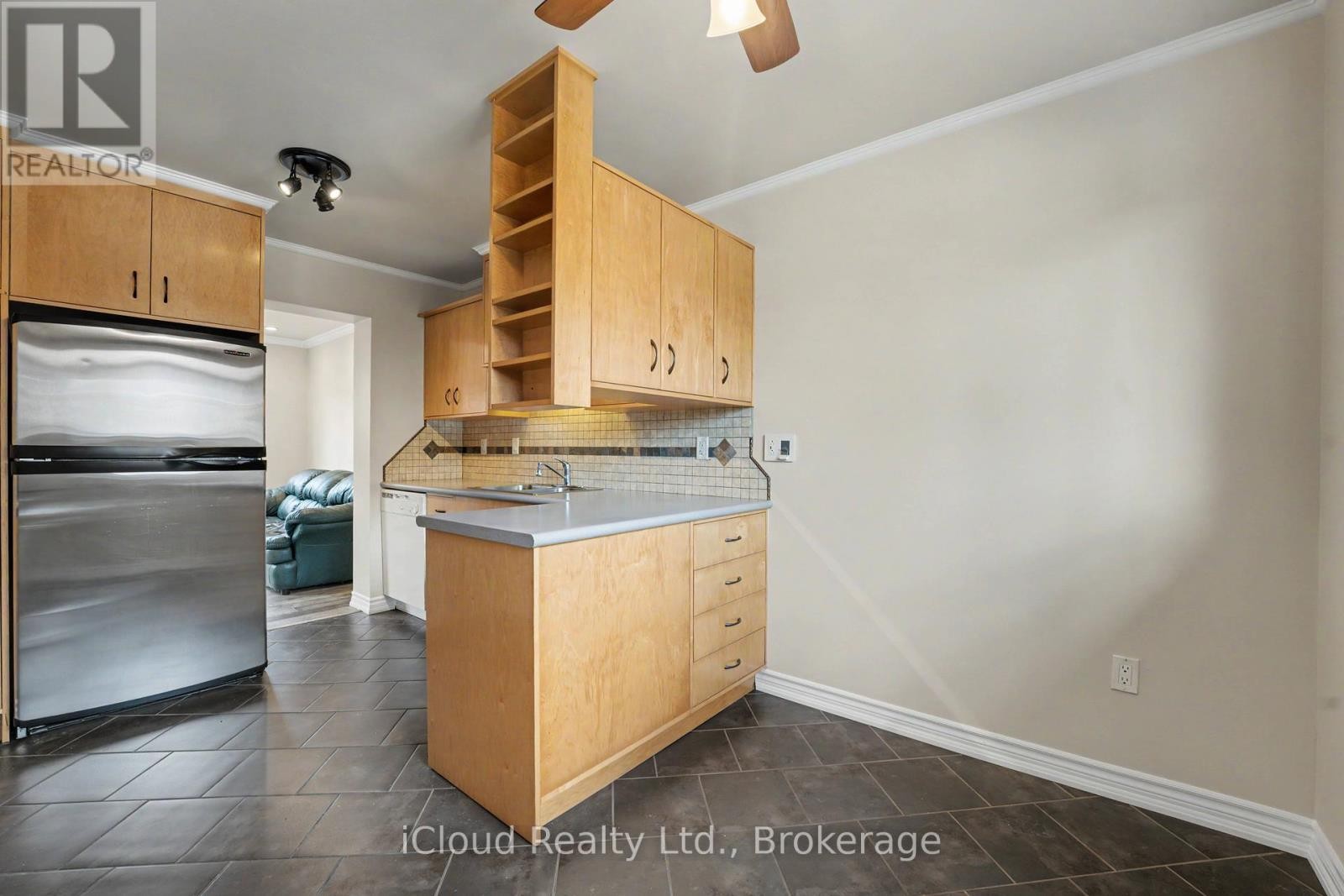 












62 - 81 HANSEN ROAD

,
Brampton (Madoc),




Ontario
L6V3C7

