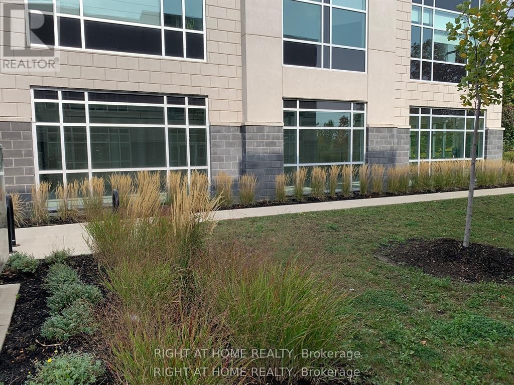 












101 - 3475 REBECCA STREET

,
Oakville (QE Queen Elizabeth),




Ontario
L6L0H3

