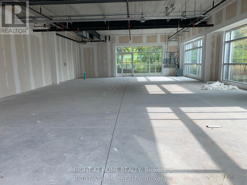 












101 - 3475 REBECCA STREET

,
Oakville (QE Queen Elizabeth),




Ontario
L6L0H3

