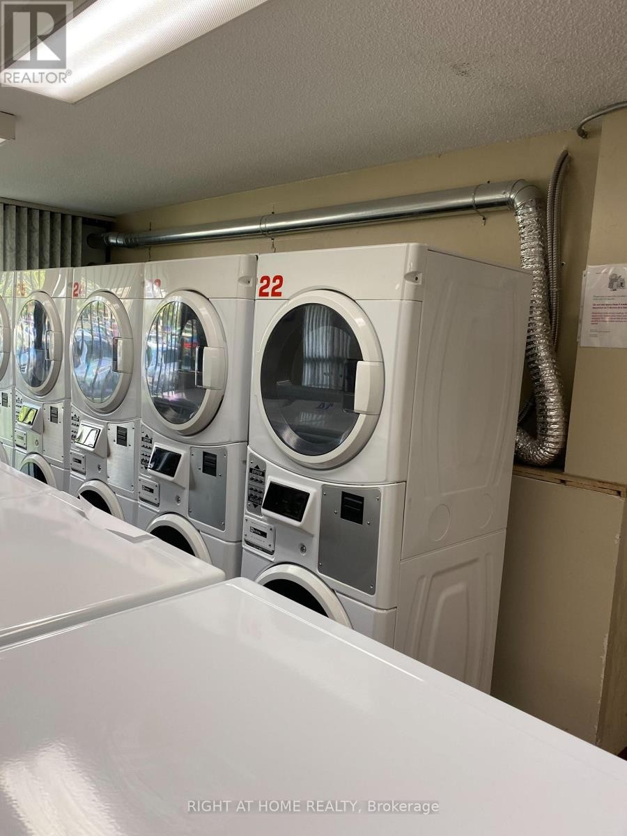 












707 - 18 KNIGHTSBRIDGE ROAD

,
Brampton (Queen Street Corridor),




Ontario
L6T3X5

