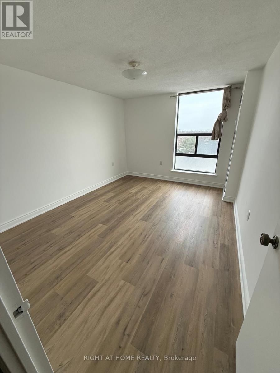 












707 - 18 KNIGHTSBRIDGE ROAD

,
Brampton (Queen Street Corridor),




Ontario
L6T3X5

