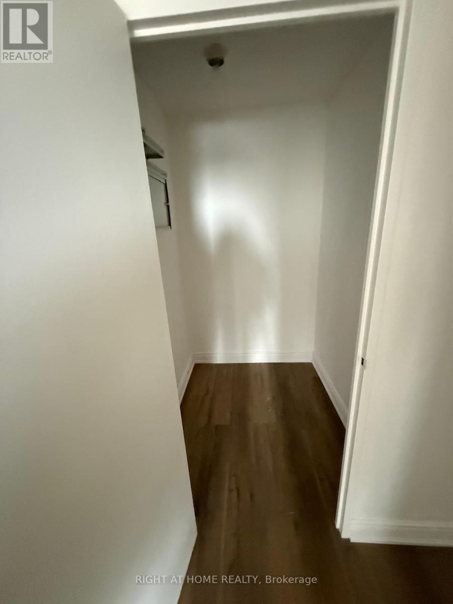 












707 - 18 KNIGHTSBRIDGE ROAD

,
Brampton (Queen Street Corridor),




Ontario
L6T3X5

