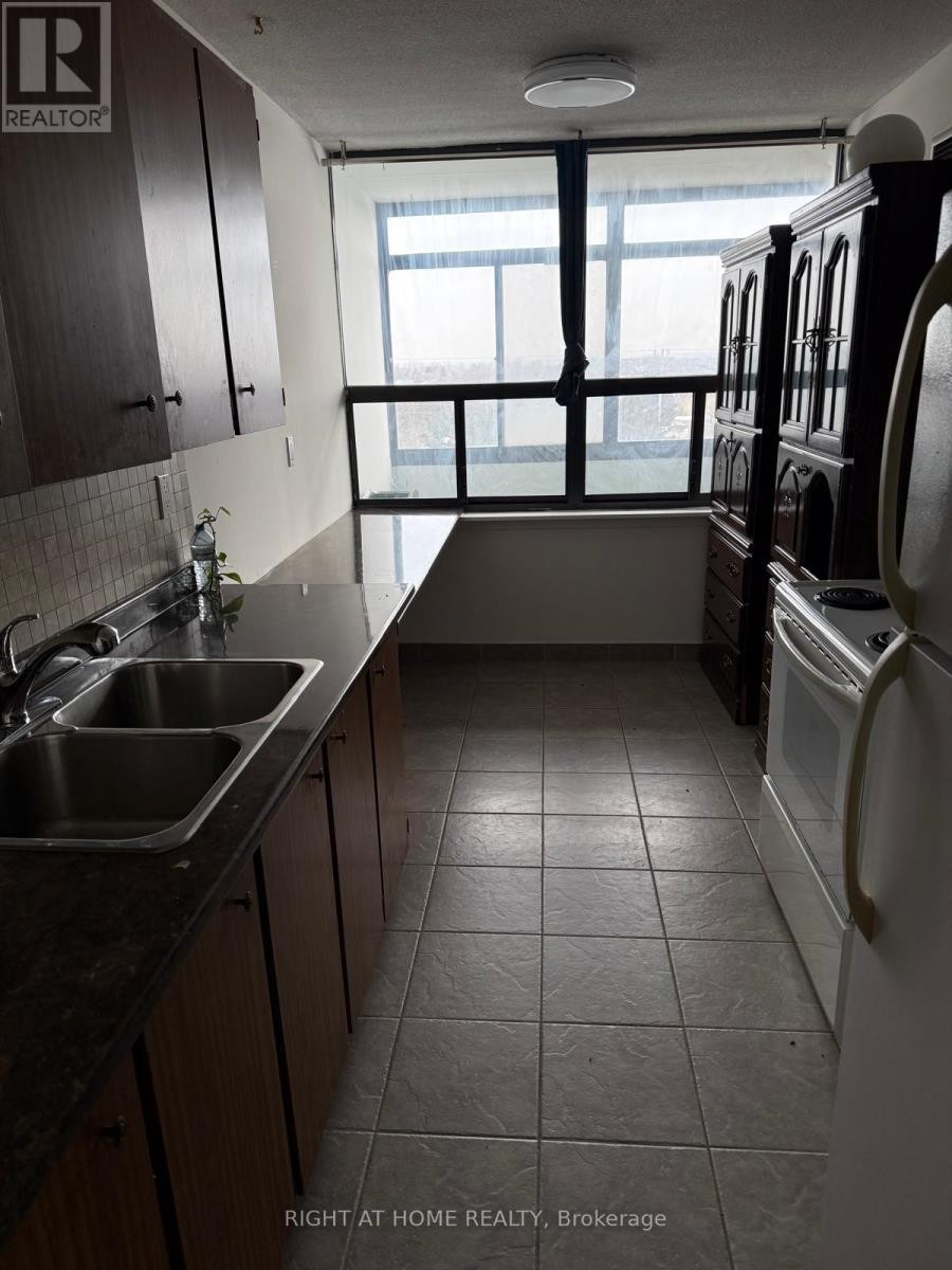 












707 - 18 KNIGHTSBRIDGE ROAD

,
Brampton (Queen Street Corridor),




Ontario
L6T3X5

