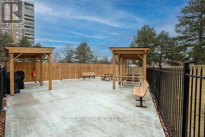 












707 - 18 KNIGHTSBRIDGE ROAD

,
Brampton (Queen Street Corridor),




Ontario
L6T3X5

