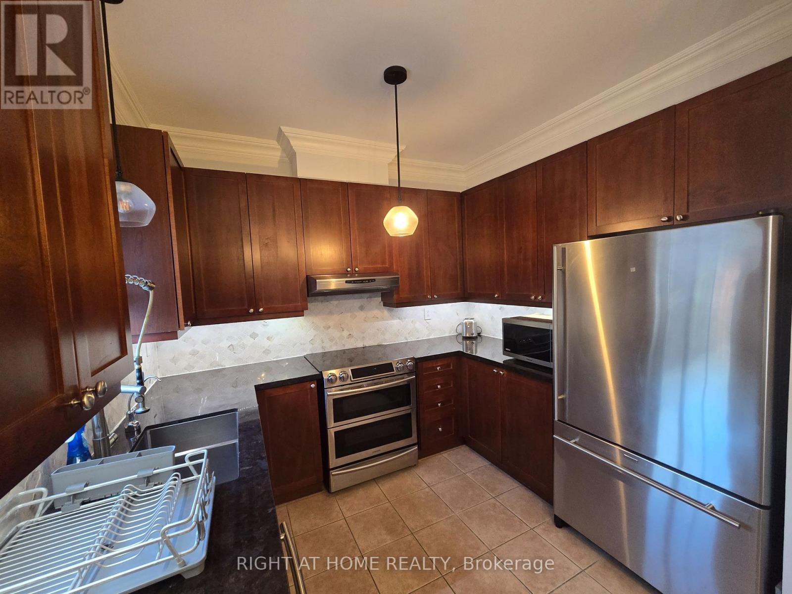 












3461 EGLINTON AVENUE

,
Mississauga (Churchill Meadows),




Ontario
L5M7T7

