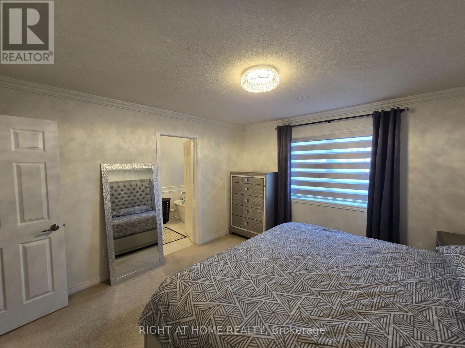 












3461 EGLINTON AVENUE

,
Mississauga (Churchill Meadows),




Ontario
L5M7T7

