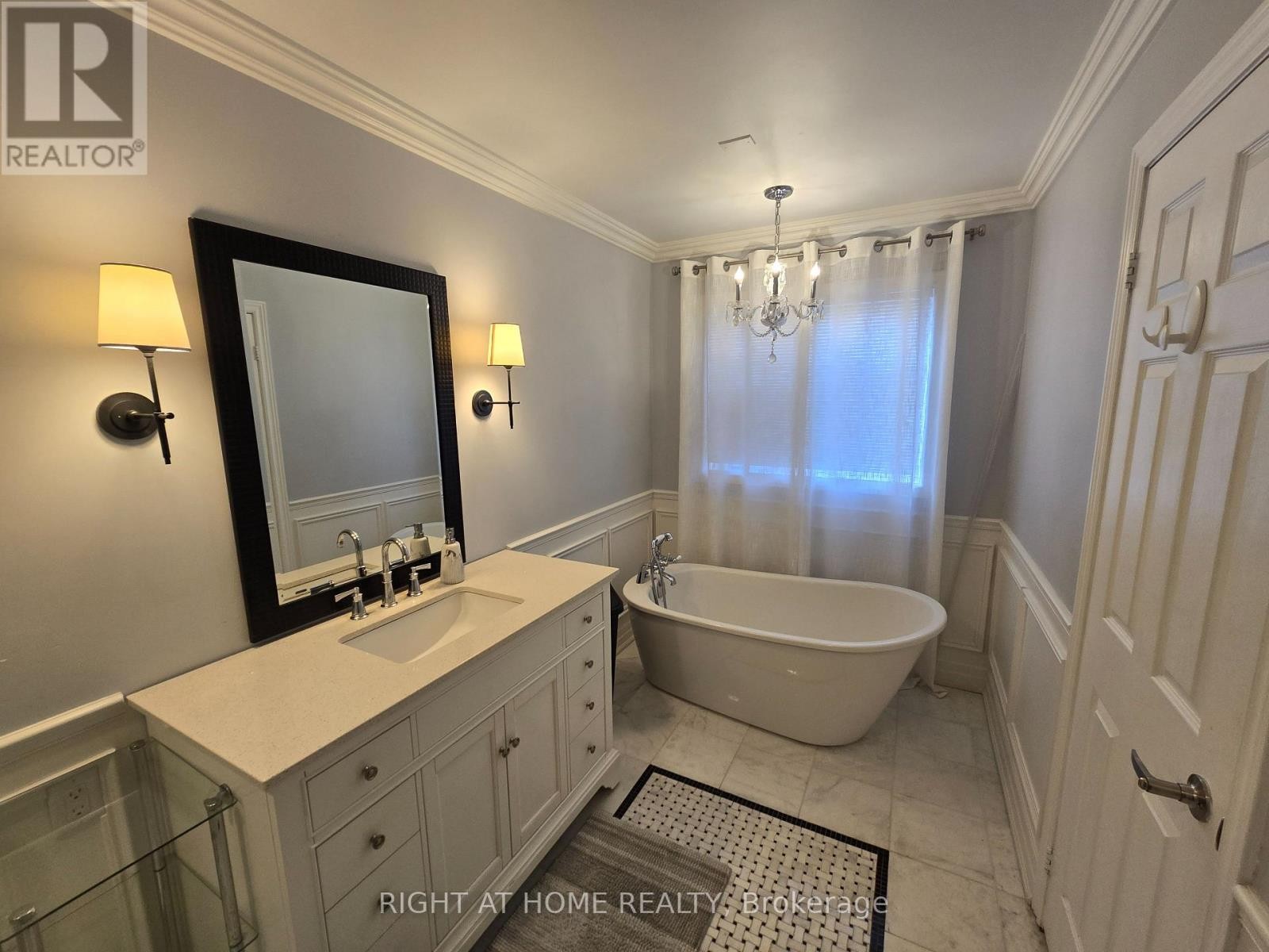 












3461 EGLINTON AVENUE

,
Mississauga (Churchill Meadows),




Ontario
L5M7T7

