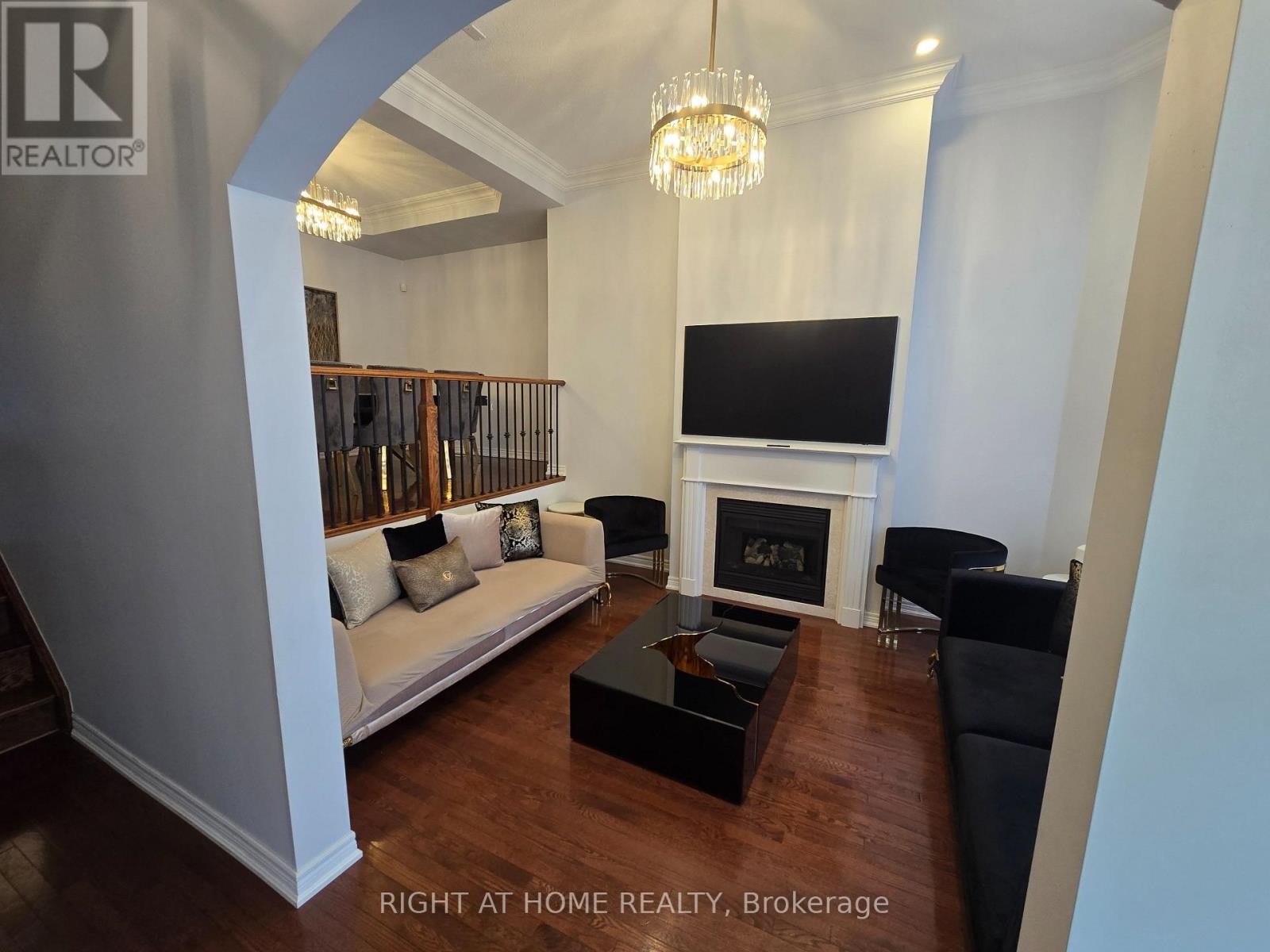 












3461 EGLINTON AVENUE

,
Mississauga (Churchill Meadows),




Ontario
L5M7T7

