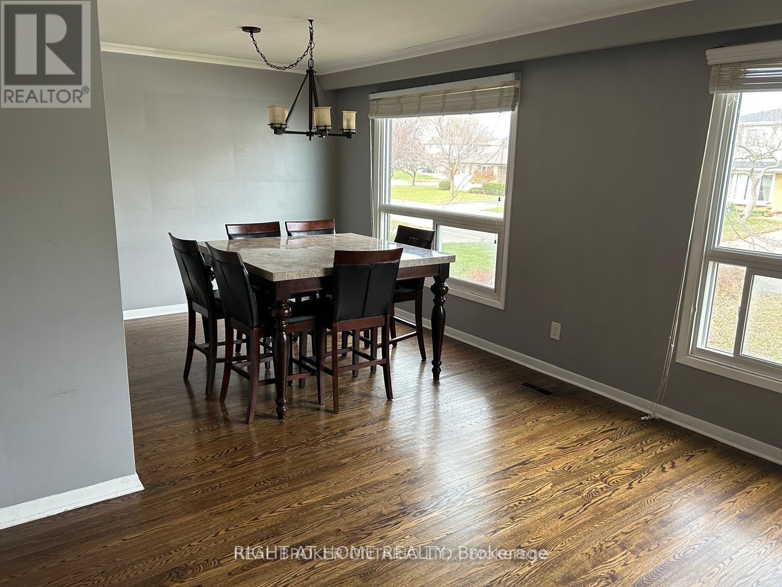 












ROOM 2 - 5 CALDWELL CRESCENT

,
Brampton (Brampton East),




Ontario
L6W1A2

