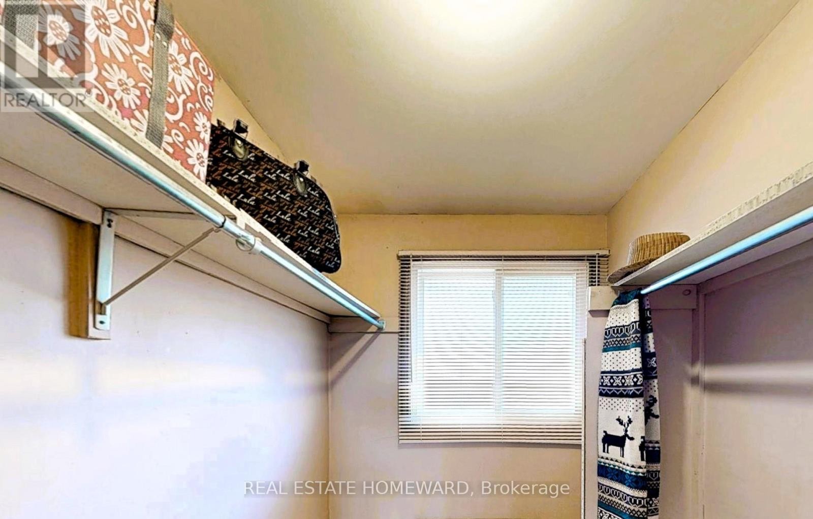 












3058 VIEWMOUNT ROAD

,
Oakville (WO West),




Ontario
L6L5M7

