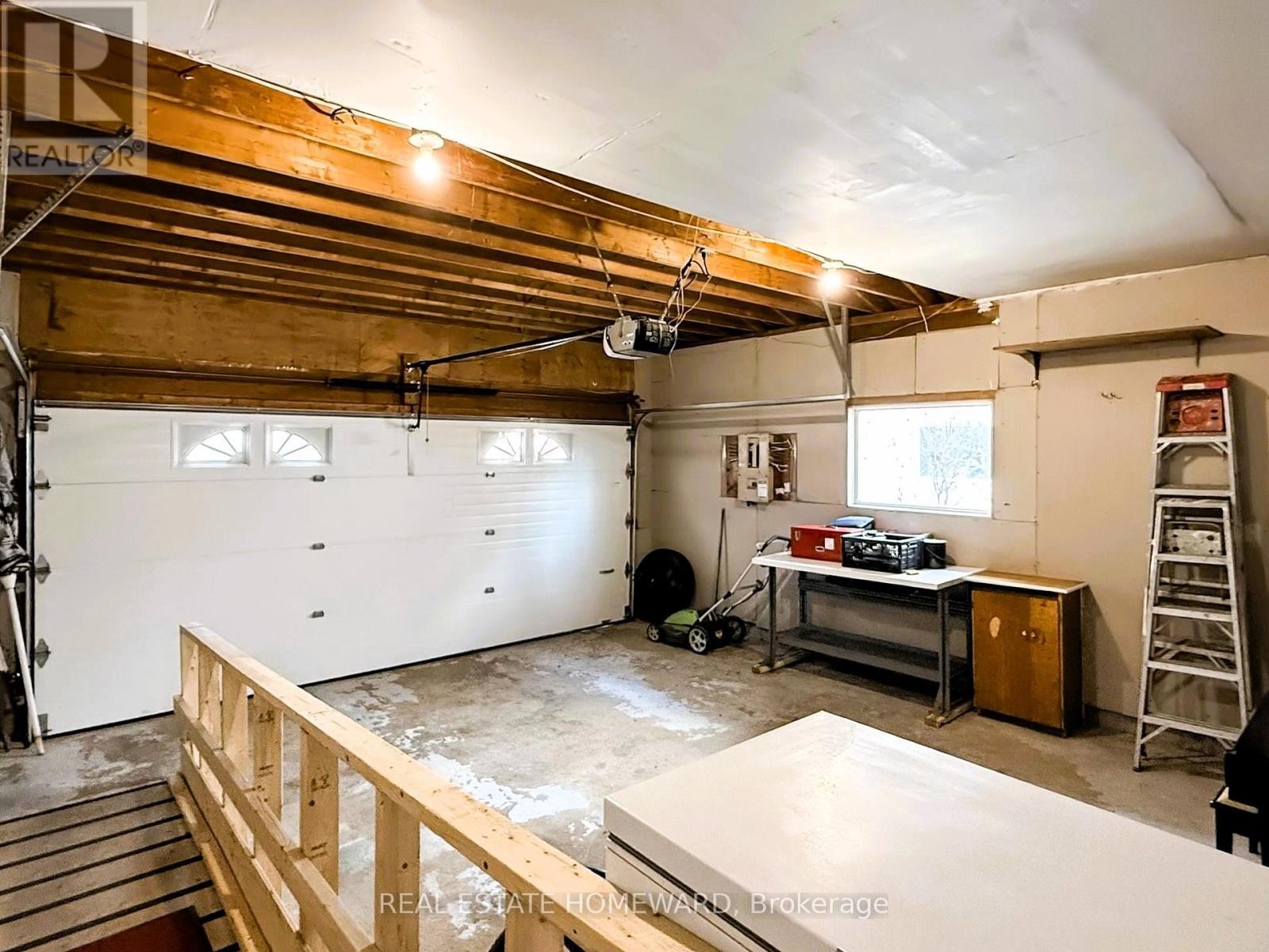 












3058 VIEWMOUNT ROAD

,
Oakville (WO West),




Ontario
L6L5M7

