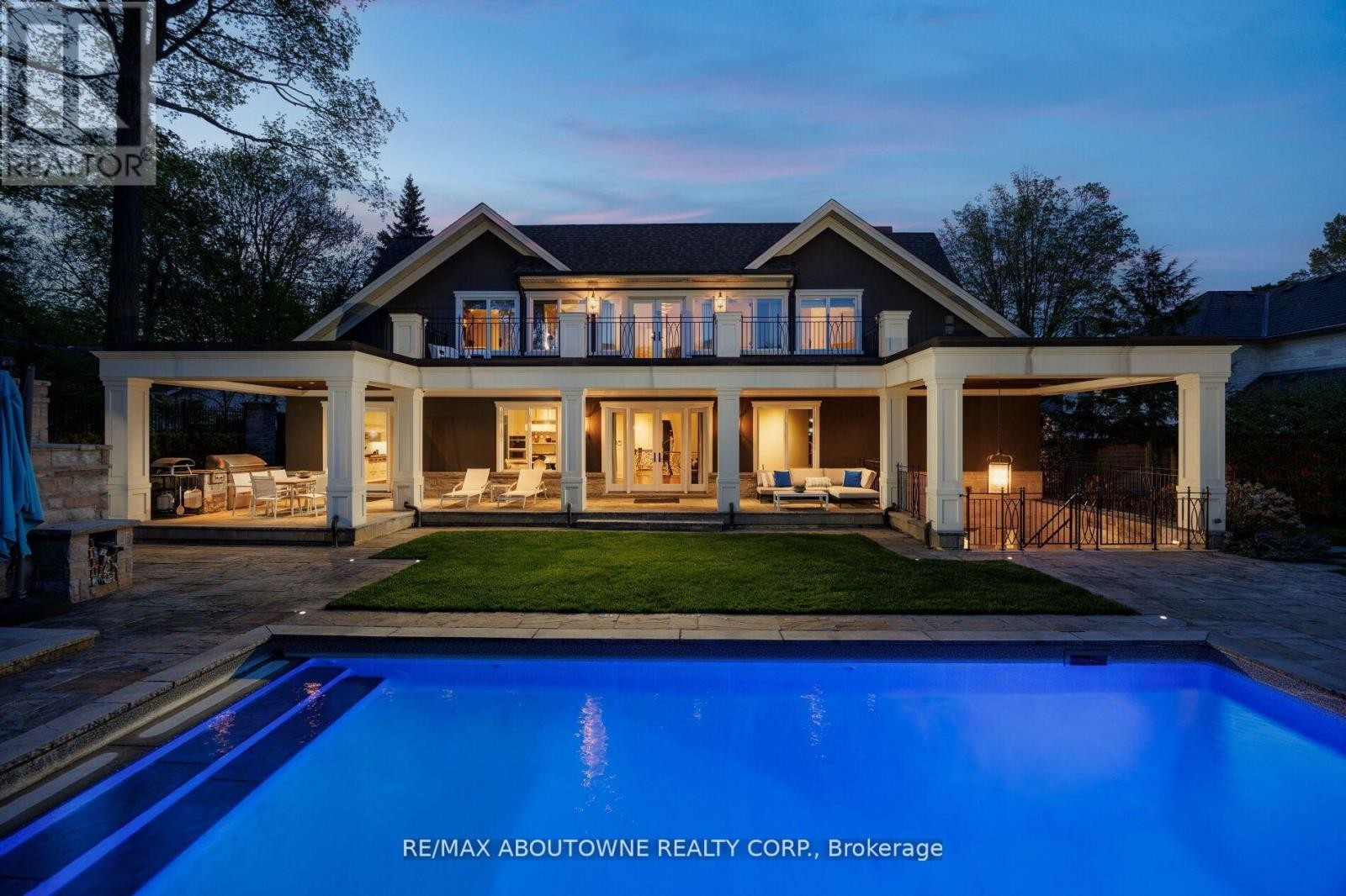 












64 BRENTWOOD ROAD

,
Oakville (MO Morrison),




Ontario
L6J4B6

