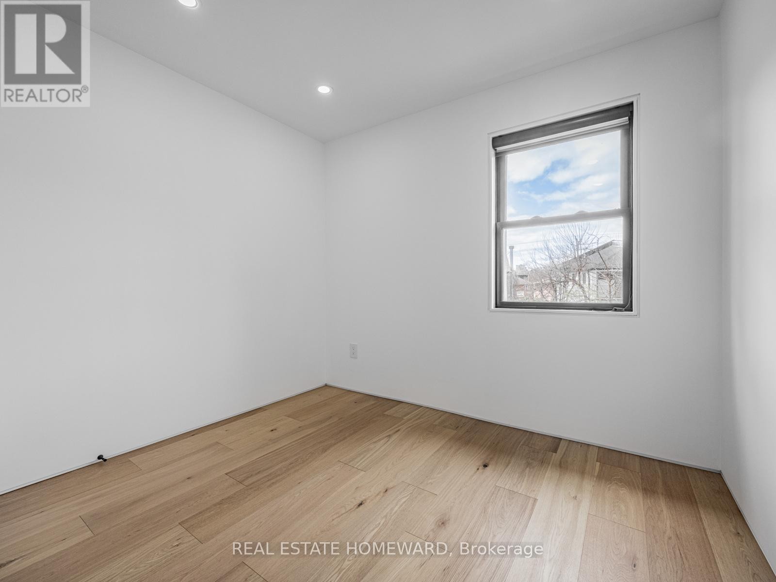 












10 JULIANA COURT

,
Toronto (Lambton Baby Point),




Ontario
M6S2R2

