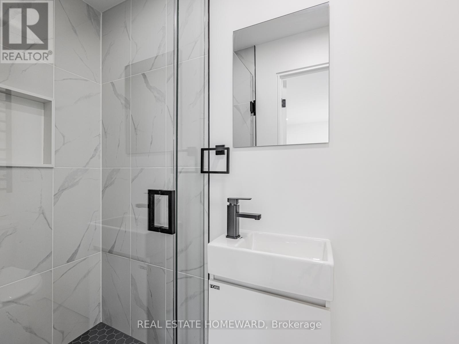 












10 JULIANA COURT

,
Toronto (Lambton Baby Point),




Ontario
M6S2R2

