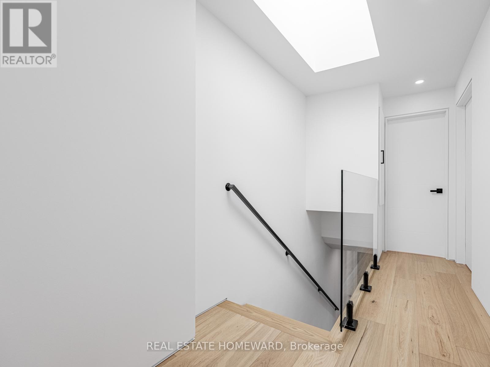 












10 JULIANA COURT

,
Toronto (Lambton Baby Point),




Ontario
M6S2R2

