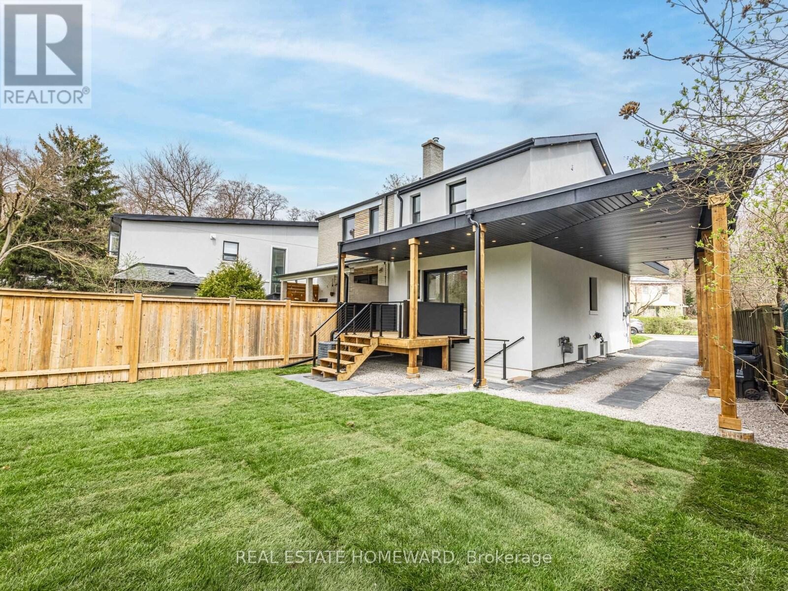 












10 JULIANA COURT

,
Toronto (Lambton Baby Point),




Ontario
M6S2R2

