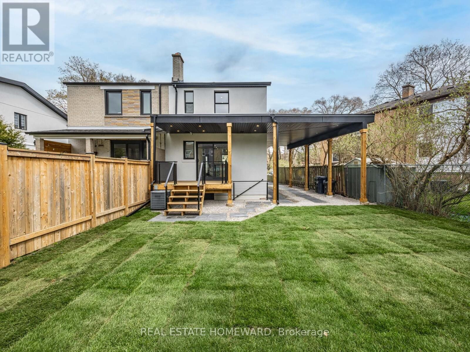 












10 JULIANA COURT

,
Toronto (Lambton Baby Point),




Ontario
M6S2R2

