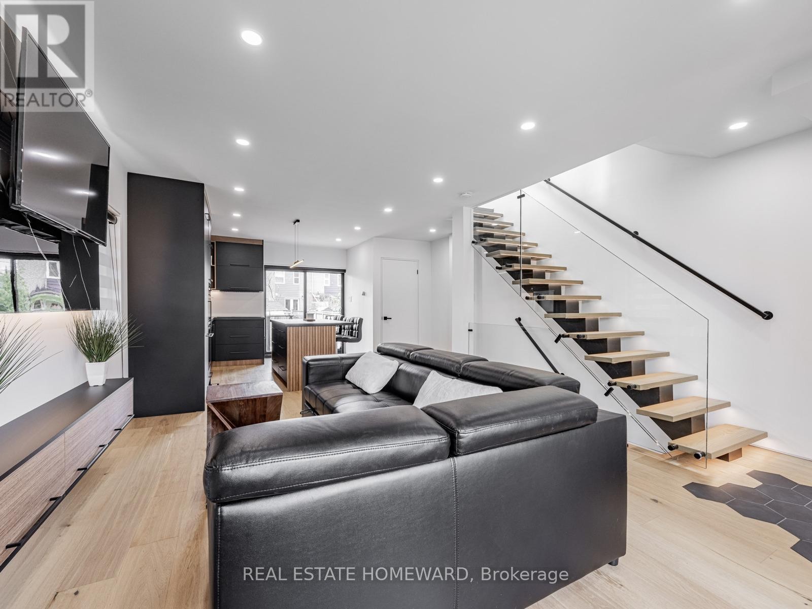 












10 JULIANA COURT

,
Toronto (Lambton Baby Point),




Ontario
M6S2R2

