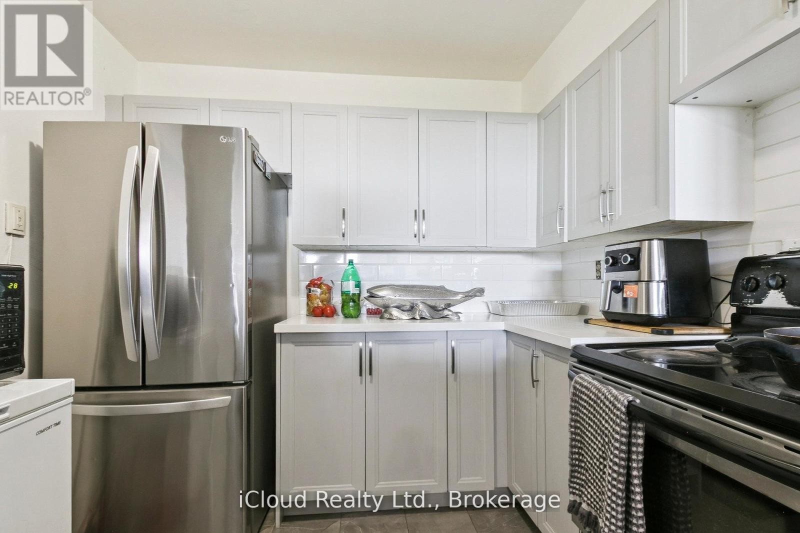 












1108 - 238 ALBION ROAD

,
Toronto (Elms-Old Rexdale),




Ontario
M9W6A7

